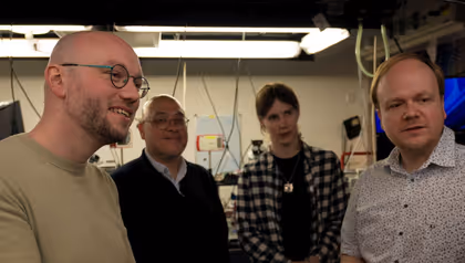 University of Twente photonics researchers in their laboratory.