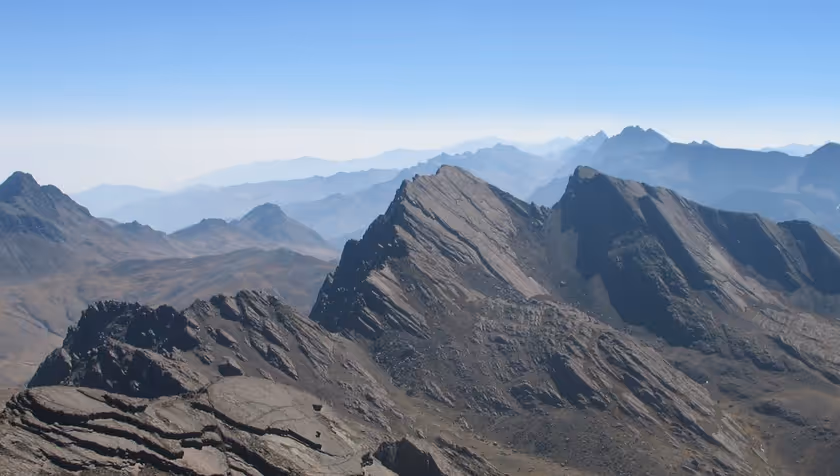 Mountain shape determines risk of landslides in earthquakes