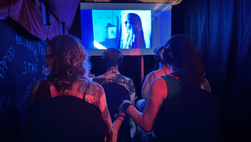 Hold tight: How human and robotic touch shape our fear response