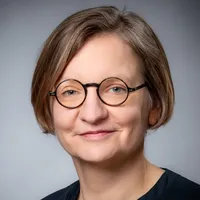 dr. N. Schwarz (Nina)