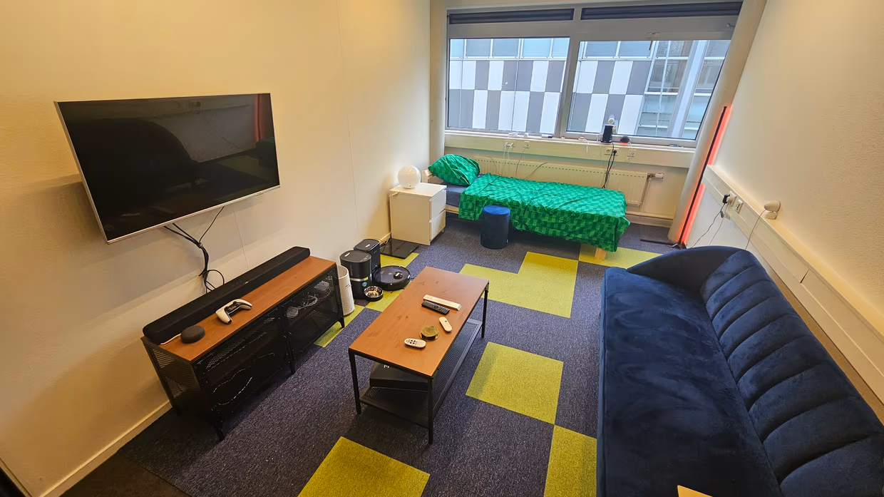 Gesimuleerd studio-appartement met 42 IoT-apparaten