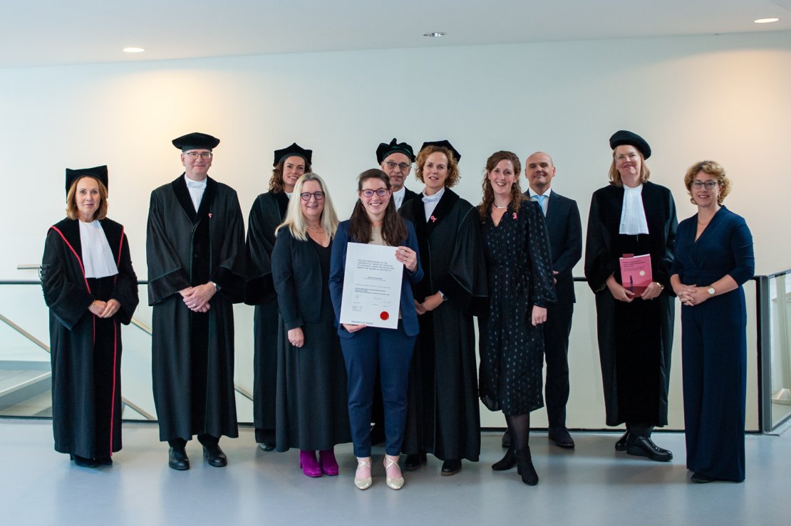 Graduation photo of Kim & committee