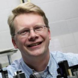 Professor Pepijn Pinkse, Director QUANT